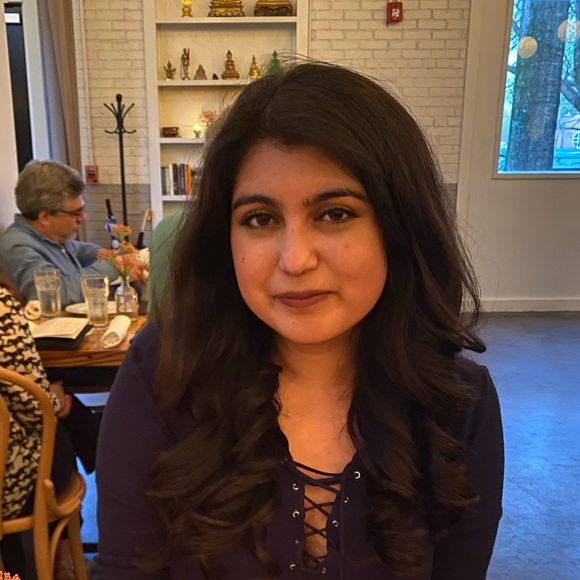 Meet your Posher, Alondra - Picture 1 of 1